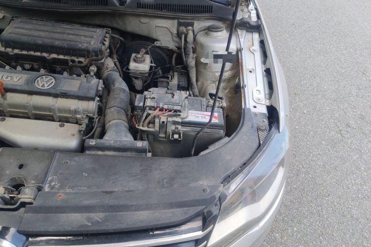 Used Volkswagen Bora 2014 1.6L Automatic Fashion Model Engine Bay Left