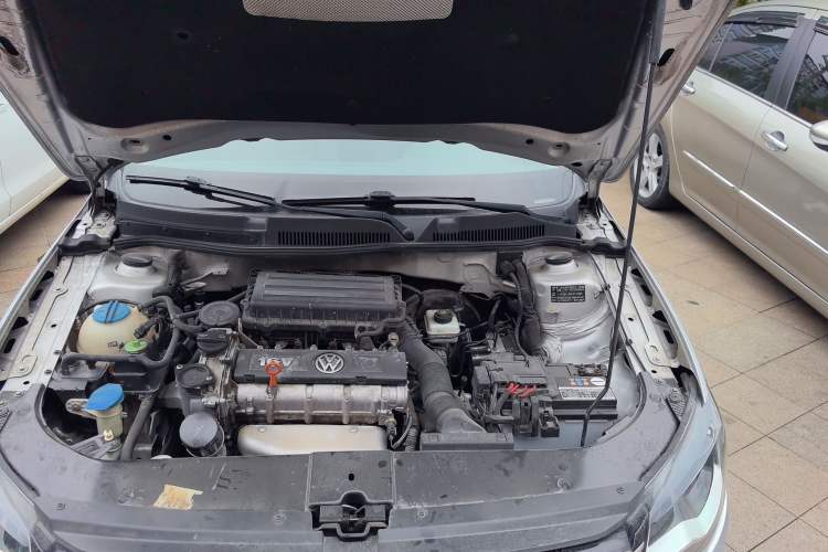 Used Volkswagen Bora 2014 1.6L Automatic Comfort Model Engine Bay