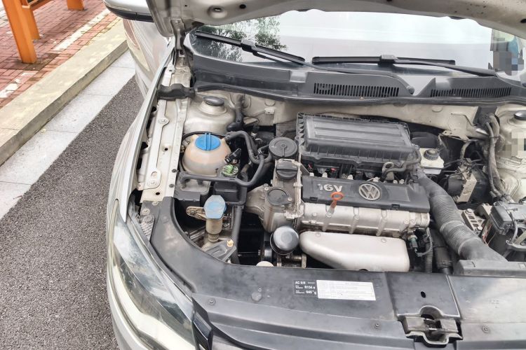 Used Volkswagen Bora 2014 1.6L Automatic Comfort Model Engine Bay Right