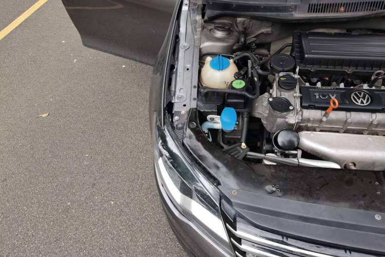 Used Volkswagen Bora 2014 1.6L Automatic Comfort Model Engine Bay Right