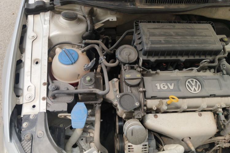 Used Volkswagen Bora 2014 1.6L Manual Comfort Model Engine Bay Right