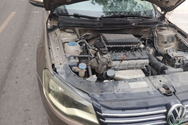 Used Volkswagen Bora 2014 1.6L Automatic Fashion Model Engine Bay Right