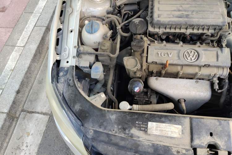 Used Volkswagen Bora 2014 1.6L Automatic Comfort Model Engine Bay Right