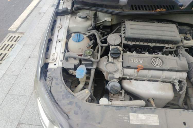Used Volkswagen Bora 2014 1.6L Automatic Fashion Model Engine Bay Right