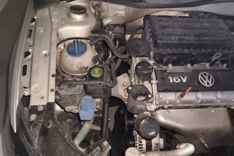 Used Volkswagen Bora 2014 1.6L Automatic Comfort Model Engine Bay Right