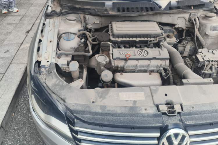 Used Volkswagen Bora 2014 1.6L Automatic Comfort Model Engine Bay Right