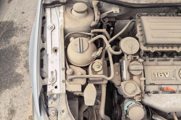 Used Volkswagen Bora 2014 1.6L Manual Fashion Edition Engine Bay Right