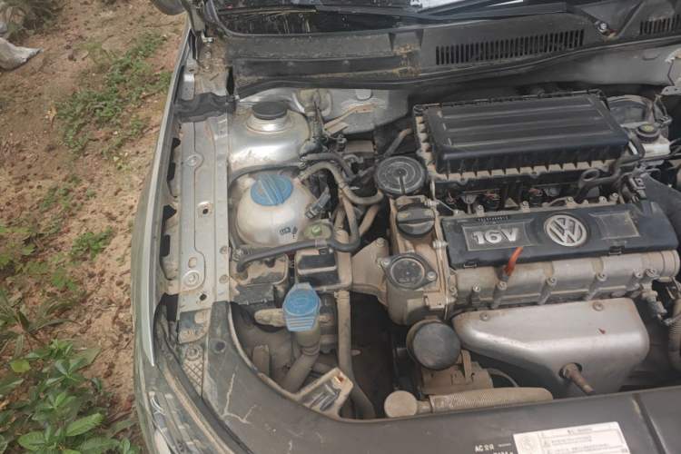 Used Volkswagen Bora 2014 1.6L Automatic Comfort Model Engine Bay Right