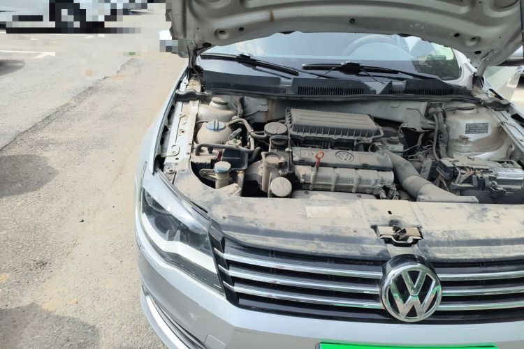 Used Volkswagen Bora 2014 1.6L Automatic Fashion Model Engine Bay Right