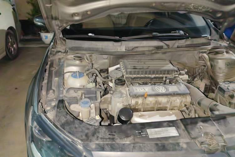 Used Volkswagen Bora 2014 1.6L Automatic Comfort Model Engine Bay Right