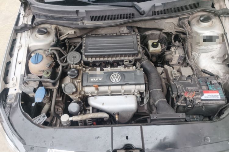Used Volkswagen Bora 2014 1.6L Automatic Fashion Model Engine Bay Right