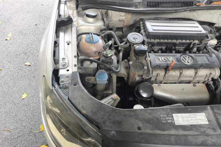Used Volkswagen Bora 2014 1.6L Automatic Comfort Model Engine Bay Right