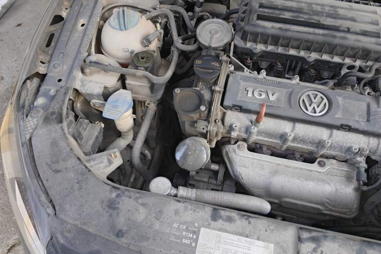 Used Volkswagen Bora 2014 1.6L Automatic Comfort Model Engine Bay Right