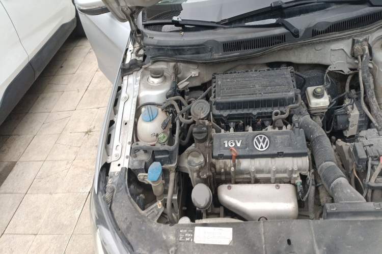 Used Volkswagen Bora 2014 1.6L Automatic Comfort Model Engine Bay Right