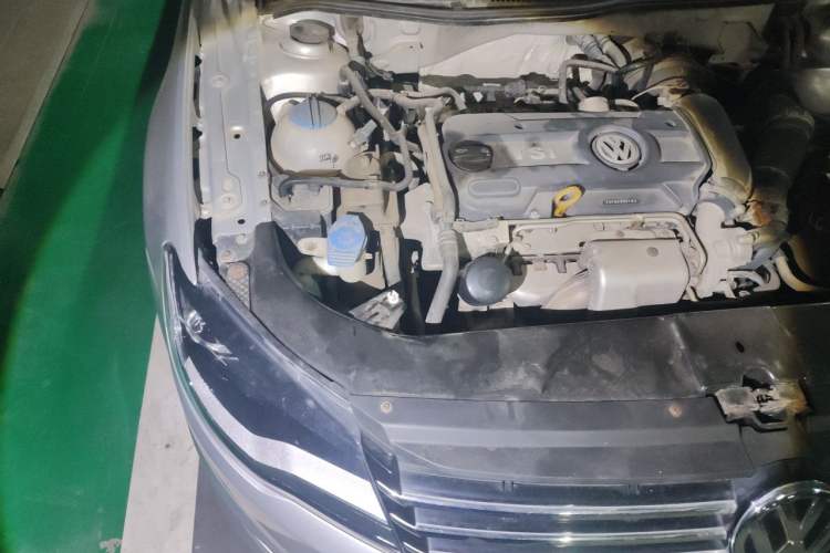 Used Volkswagen Bora 2014 1.4TSI Automatic Comfort Model Engine Bay Right