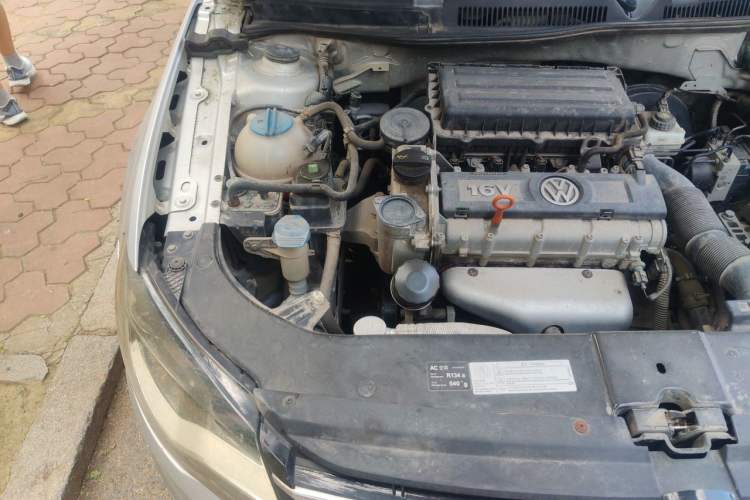 Used Volkswagen Bora 2014 1.6L Automatic Fashion Model Engine Bay Right