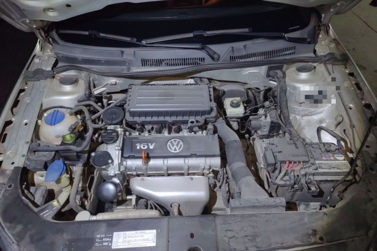 Used Volkswagen Bora 2014 1.6L Automatic Fashion Model Engine Bay
