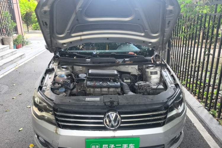 Used Volkswagen Bora 2014 1.6L Automatic Comfort Model Engine Bay
