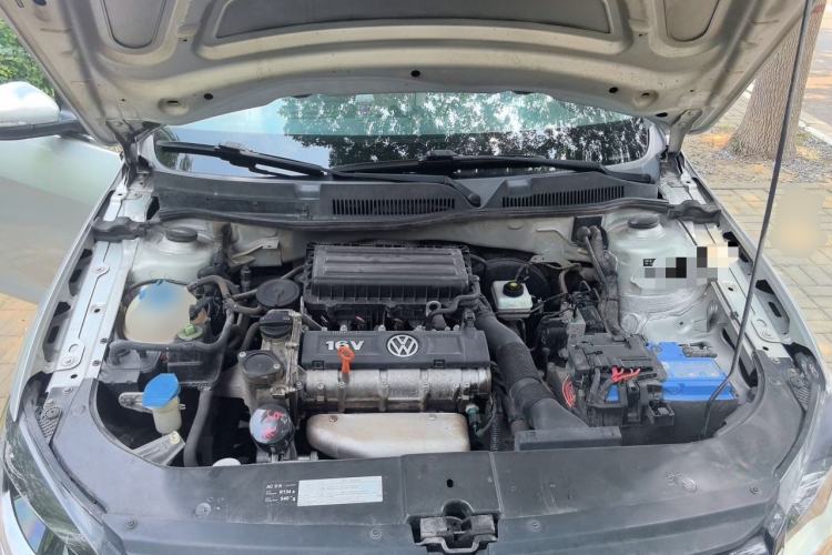 Used Volkswagen Bora 2014 1.6L Automatic Fashion Model Engine Bay
