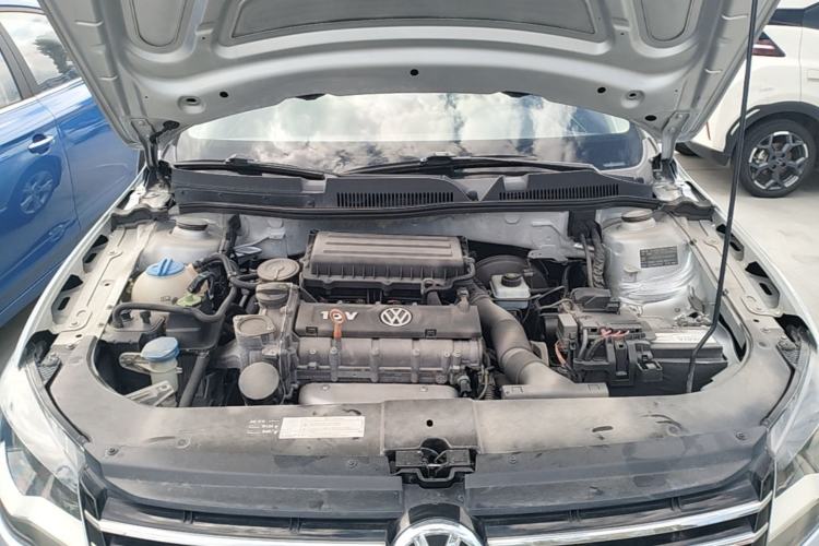 Used Volkswagen Bora 2014 1.6L Manual Comfort Model Engine Bay