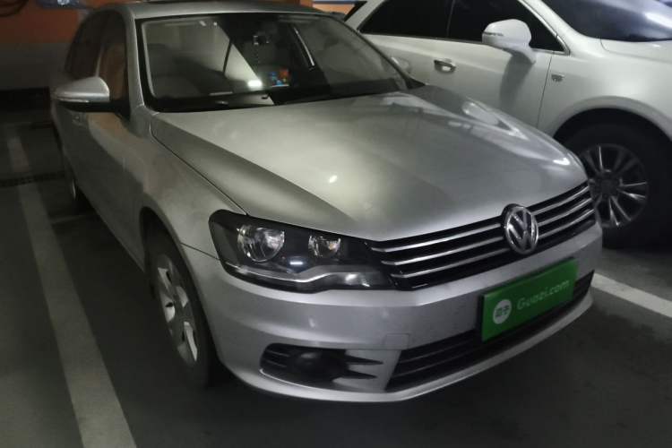 Used Volkswagen Bora 2014 1.6L Automatic Comfort Model Front Right 45 Deg