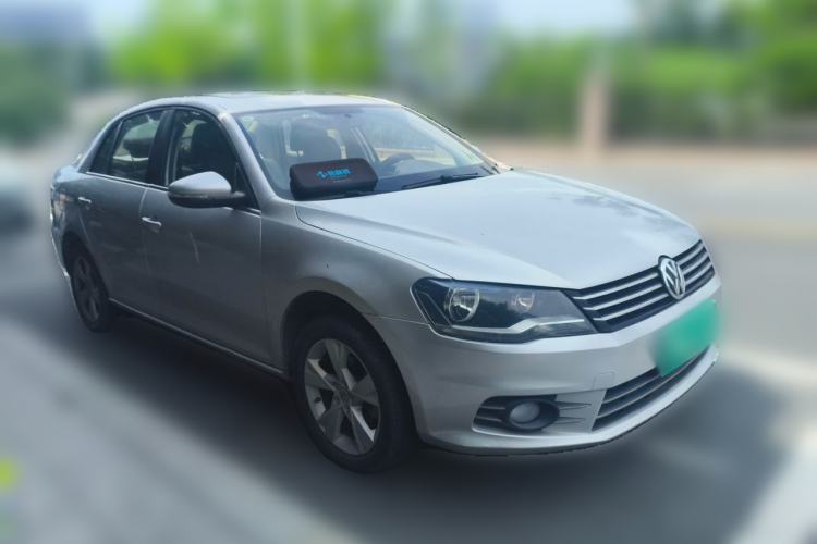 Used Volkswagen Bora 2014 1.6L Automatic Comfort Model Front Right 45 Deg