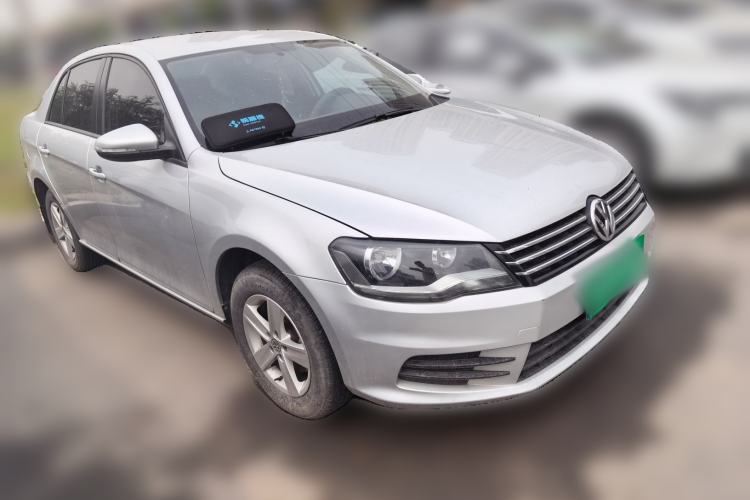 Used Volkswagen Bora 2014 1.6L Manual Fashion Edition Front Right 45 Deg