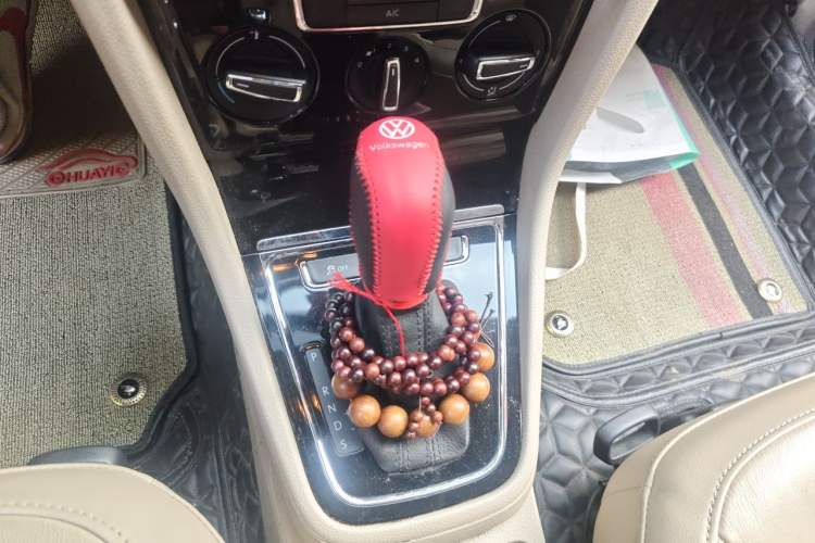 Used Volkswagen Bora 2014 1.6L Automatic Comfort Model Gear Lever