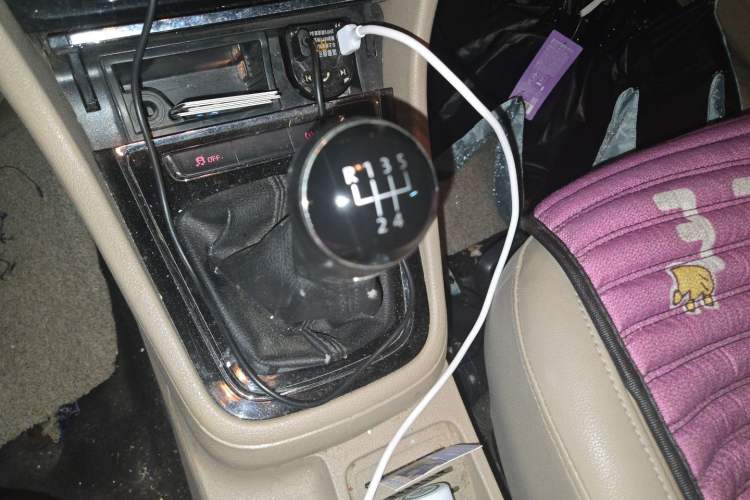 Used Volkswagen Bora 2014 1.6L Manual Comfort Model Gear Lever