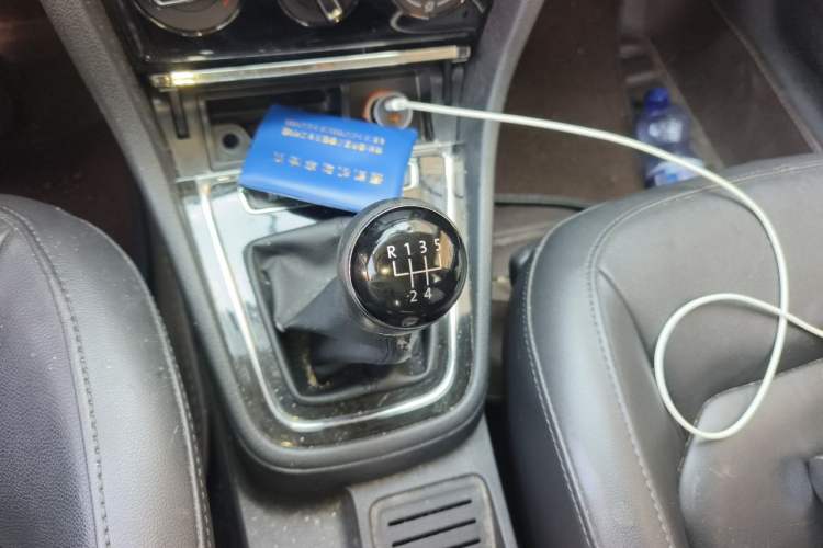 Used Volkswagen Bora 2014 1.6L Manual Comfort Model Gear Lever
