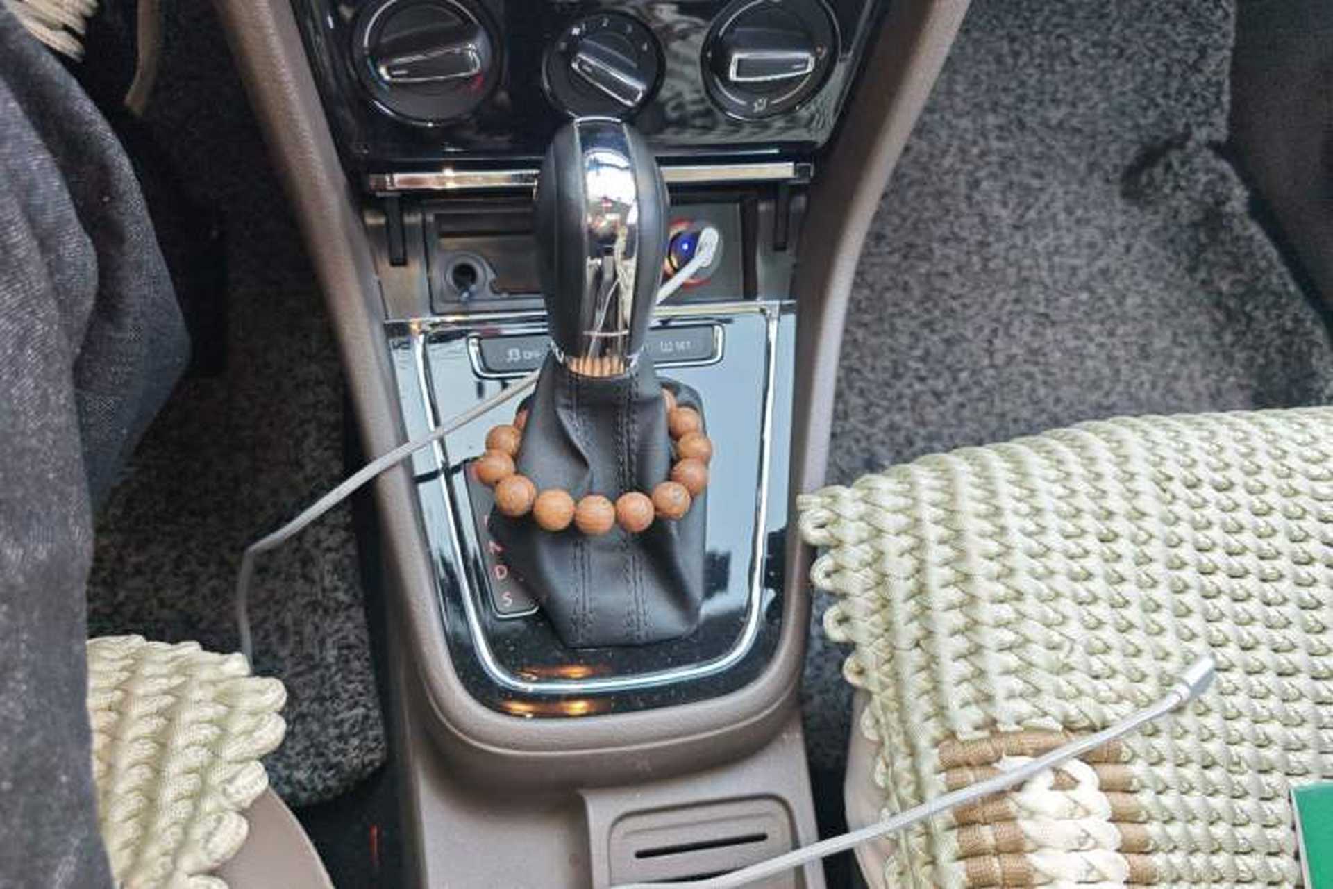 Used Volkswagen Bora 2014 1.6L Automatic Comfort Model Gear Lever