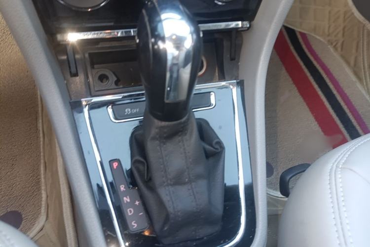 Used Volkswagen Bora 2014 1.6L Automatic Fashion Model Gear Lever