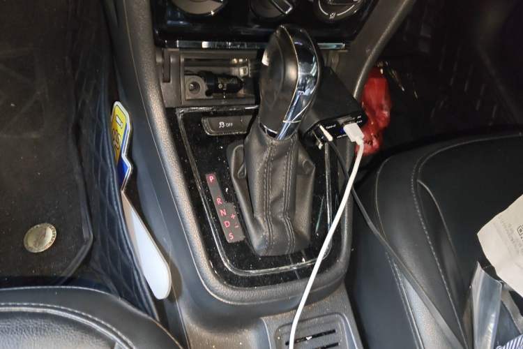 Used Volkswagen Bora 2014 1.6L Automatic Comfort Model Gear Lever