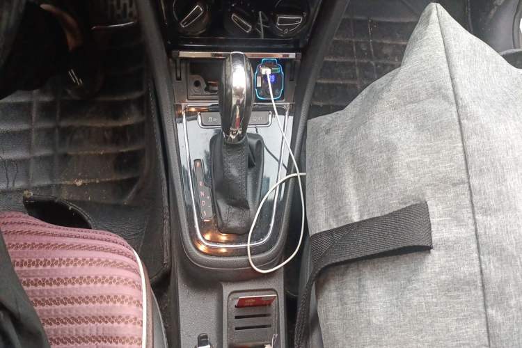 Used Volkswagen Bora 2014 1.6L Automatic Comfort Model Gear Lever