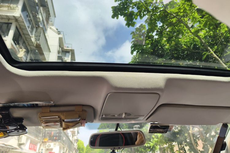 Used Volkswagen Bora 2014 1.6L Automatic Luxury Model Headliner