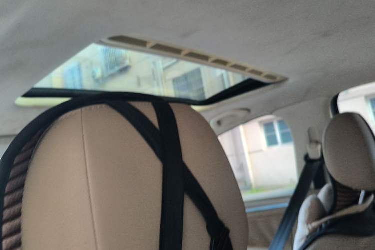 Used Volkswagen Bora 2014 1.6L Manual Comfort Model Headliner