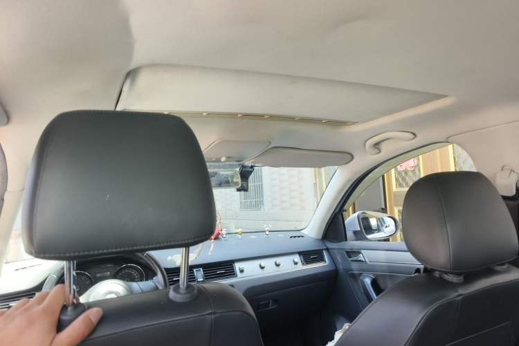 Used Volkswagen Bora 2014 1.6L Manual Comfort Model Headliner