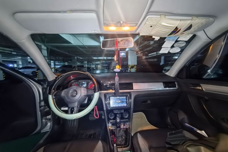 Used Volkswagen Bora 2014 1.6L Automatic Comfort Model Headliner