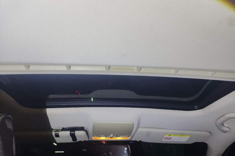 Used Volkswagen Bora 2014 1.4TSI Automatic Comfort Model Headliner