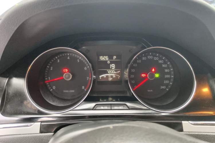 Used Volkswagen Bora 2014 1.6L Automatic Comfort Model Instrument Cluster