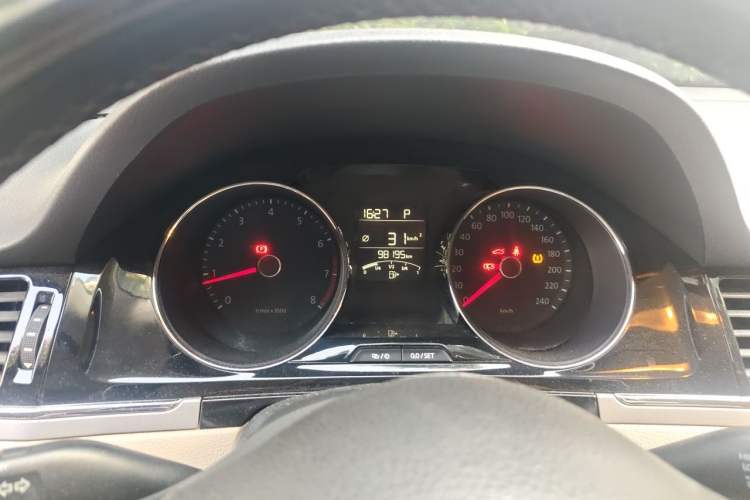 Used Volkswagen Bora 2014 1.6L Automatic Comfort Model Instrument Cluster