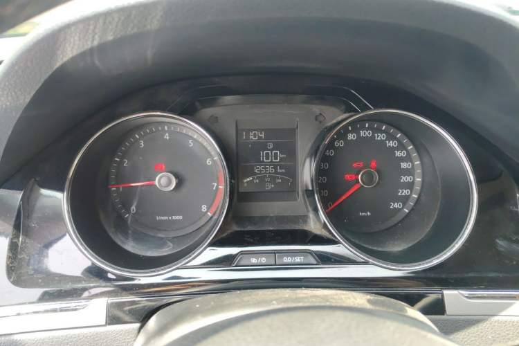 Used Volkswagen Bora 2014 1.6L Manual Comfort Model Instrument Cluster