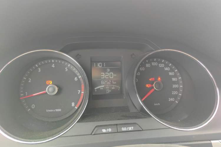 Used Volkswagen Bora 2014 1.6L Manual Fashion Edition Instrument Cluster