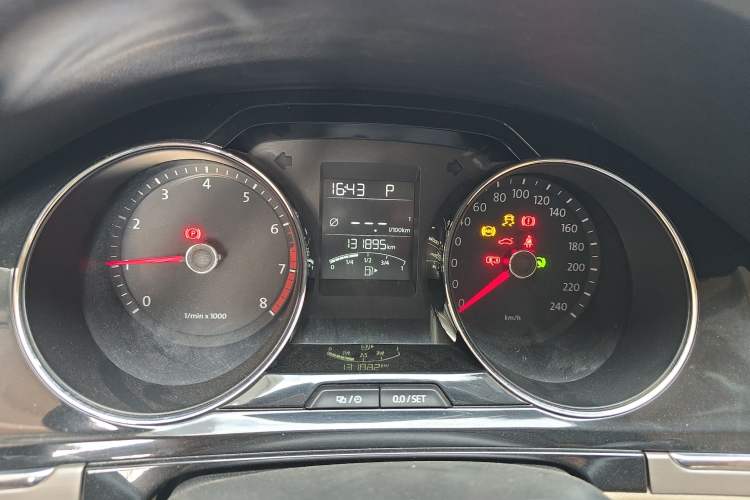 Used Volkswagen Bora 2014 1.6L Automatic Comfort Model Instrument Cluster