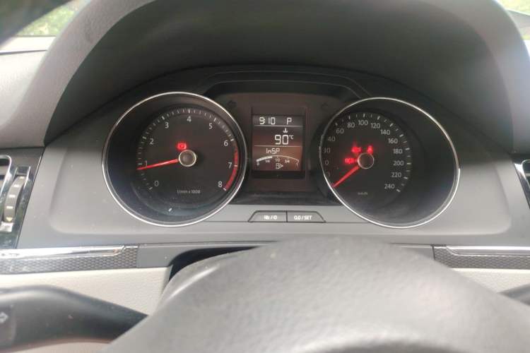 Used Volkswagen Bora 2014 1.6L Automatic Fashion Model Instrument Cluster