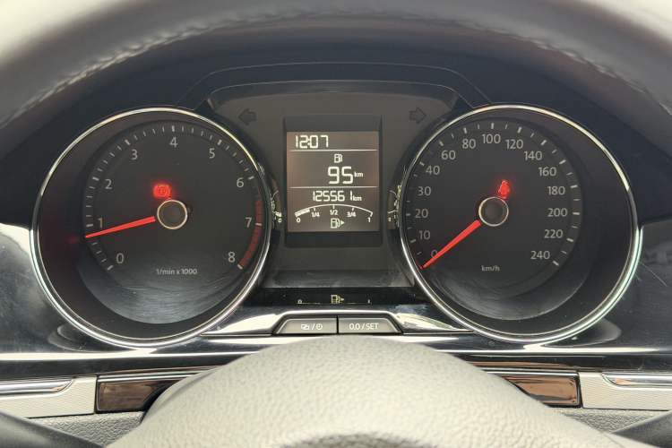 Used Volkswagen Bora 2014 1.6L Manual Comfort Model Instrument Cluster