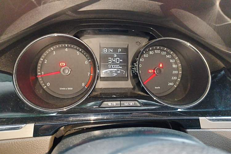 Used Volkswagen Bora 2014 1.6L Automatic Comfort Model Instrument Cluster