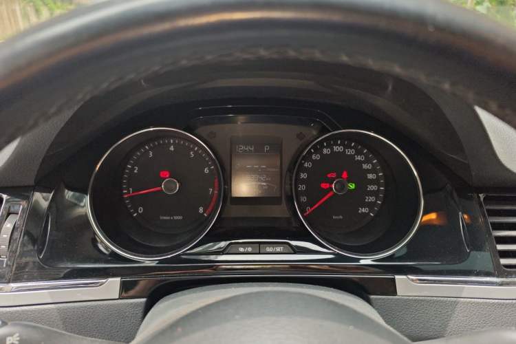 Used Volkswagen Bora 2014 1.6L Automatic Comfort Model Instrument Cluster