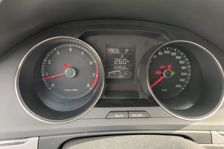 Used Volkswagen Bora 2014 1.6L Automatic Fashion Model Instrument Cluster