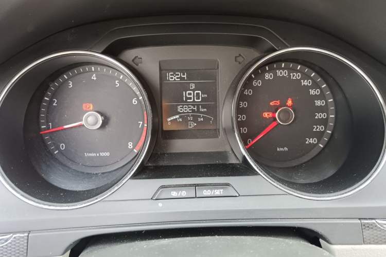 Used Volkswagen Bora 2014 1.6L Manual Fashion Edition Instrument Cluster